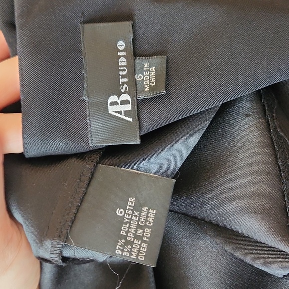 Lot of two solid  black dresses - Picture 16 of 16